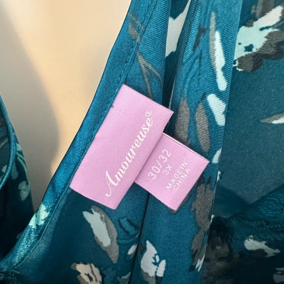 Amoureuse Teal Floral Women's Nightgown with cross cross back and robe - Picture 4 of 6